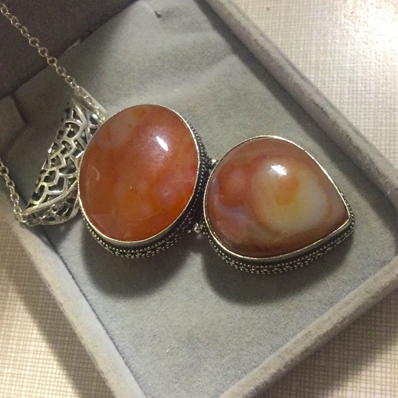 Jewelry - NEW Ethnic Design Agate Big Bold Pendant only